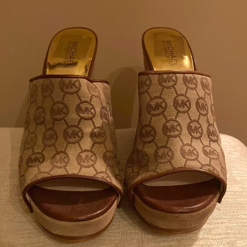 Shoes - Picture 1 of 6